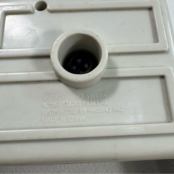 Vintage 1997 Lucas Film Star Wars X-wing Ship Handheld Star Wars Game Works - Picture 8 of 10